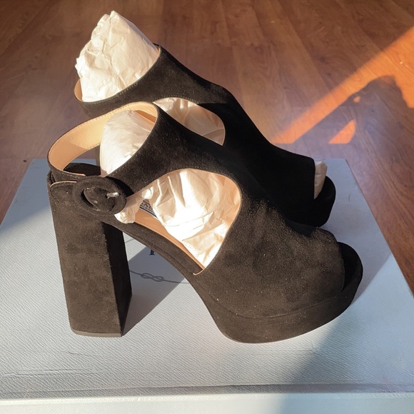 Prada Black Suede Platform Heel Pumps Size 39.5 - Picture 7 of 12